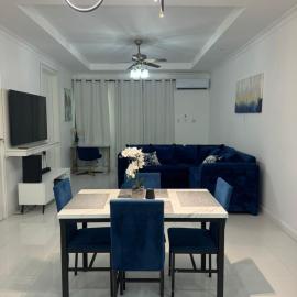 Tranquility Haven POOL Penthouse, hotel a Kingston