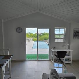 Swan Cottages #5 Waterfront, hotel u gradu 'Providenciales'