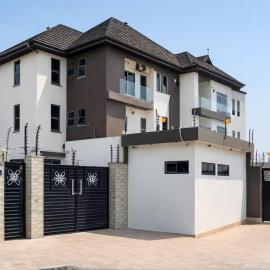 레키에 위치한 호텔 Pinnacle Apartment Lekki