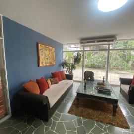 Beautiful house to rest, work or accommodate athletes, hotel u gradu Karakas