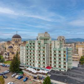 Hotel Sarmis โรงแรมในเดวา