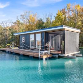 Brackney में, होटल Tiny House Boat on a Tiny Lake Retreat
