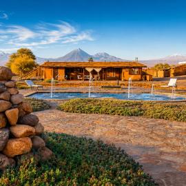 MAKTVB LODGE con vista al Volcán Licancabur y Piscina Natural en San Pedro de Atacama, отель в городе Сан-Педро-де-Атакама