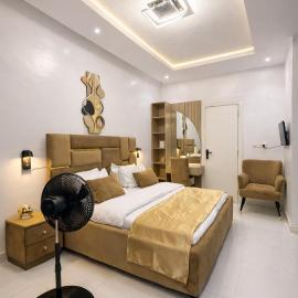 Lagos में, होटल DipNik Residence