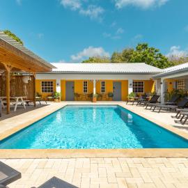 J&L Resort, Hotel in Willemstad