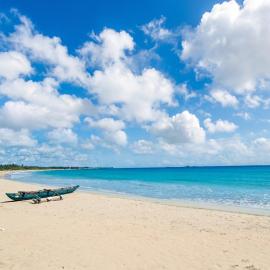 Bliss Bay Beach Resort & Spa, хотел в Нилавели