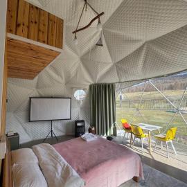Glamping dome, hôtel à Bayan Bulagiin Hural