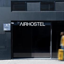 Airhostel Barcelona Airport 24h, hotel v destinaci El Prat de Llobregat