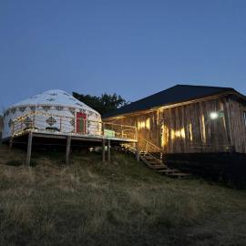 Yurt house Kolsai&Kaindy Lakes, hótel í Karabulak