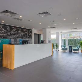 Ibis Styles Bucharest Airport, хотел в Отопени
