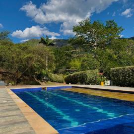 Finca Campestre Tres Potrillos en Villeta, hotel din Villeta
