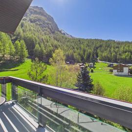 Suite for 3 with Mountain View near SaasFee, hotel en Saas-Almagell