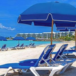 Beachfront Condo in Simpson Bay, SXM - 2BR 2BA, hotel a Simpson Bay