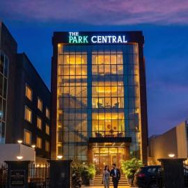 The Park Central, hotel di Lucknow
