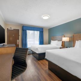 Econo Lodge Inn & Suites, hotel Kelownában
