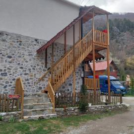 Guest House in Theth Agostini, hotel Thethben