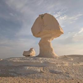 white and black desert, готель у місті Bawati