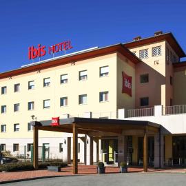 Ibis Como, hotel din Grandate