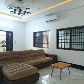 Chic Villa basse 2 ch salon Fidjrossè, hotel di Cotonou