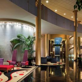 DoubleTree by Hilton Washington Dulles Airport, hotel em Herndon