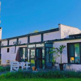 良住民宿乌鲁木齐中营工地铁站店, hotel v destinácii Urumči