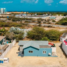 5 Minutes from Eagle Beach - Near SuperFood, hotel u Palm Beachu