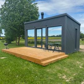 EstBerg Tartu Glasshouse with Sauna, hotel en Tartu