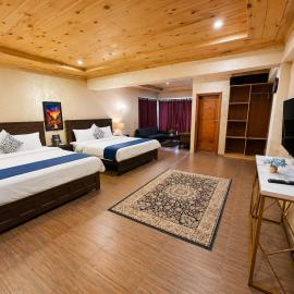 RWR RockWood Resort Naran, hotel en Naran
