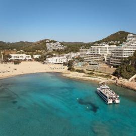 Hyde Ibiza Beach Resort by Accor, ξενοδοχείο στην Cala Llonga