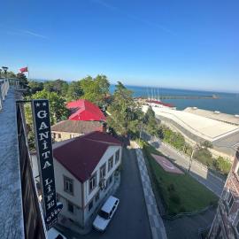 Ganita Life Hotel โรงแรมในทรับซอน
