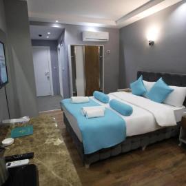 Mavi OTEL BOUTİQUE RESTAURANT, hotell i Mahmutlu