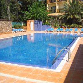 Hotel Univers, hotel Rosesben