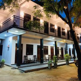 Quench Inn, hotel en Ampara