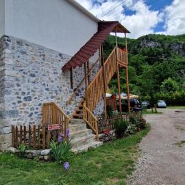 Guest House in Theth Agostini, hotel em Theth