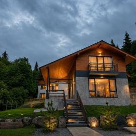 Crown Villa Bakuriani – hotel w mieście Bakuriani