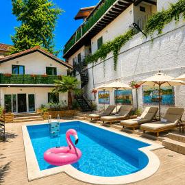 Chalet duplex N 7 avec piscine, hotel em Bouzareah