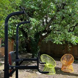 Le " Cerisier " Villa Male dorm shared room 8pm to 10am, hotel i La Courneuve