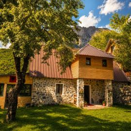 Plisi i Bardhe Agroturizem, hotel em Hardedaj