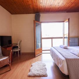 Hotel Bon Repos, hotel u gradu 'Bellver de Cerdanya'