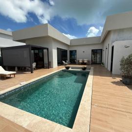 Blue Flamingo Villa - Paradise Is a Lifestyle!, hotel in Providenciales