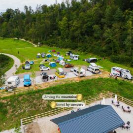 Barbana Lipizzans Camper Park - Pitches for Campers and Tents, hotel di Radovljica