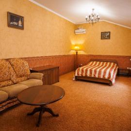 Avenue Hotel
