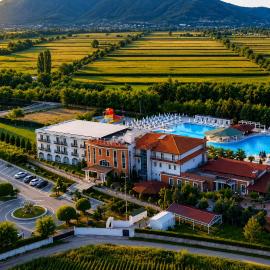 Gardenland Resort，位于斯库台的酒店