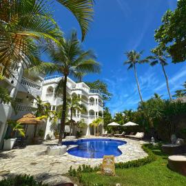Hotel Villa Taina, hotel Cabaretében