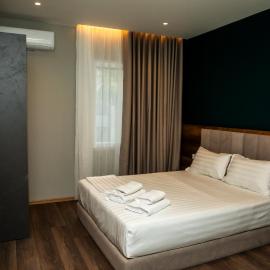 HOTEL CENTERPOINT Tirana, hotel di Tirana