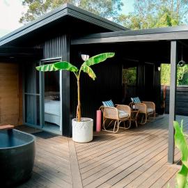 Tiny home, Outdoor bath, Infrared Sauna, Fire pit, hotel em Cardiff