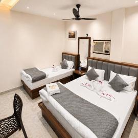 Hotel Dhaneshwari I Luxury Stay Near Kal Bhairav, hotel a Varanasi