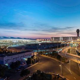 Pullman Nanjing Lukou Airport, hotel di Nanjing