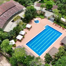 Cambodian Country Club، فندق في بنوم بنه