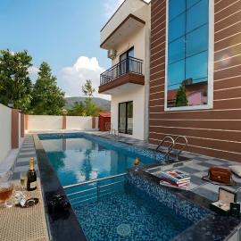 II EMPYREAN STAYS II SU CASA VILLA II 4BHK II AC II PRIVATE POOL Il, hôtel à Lonavala